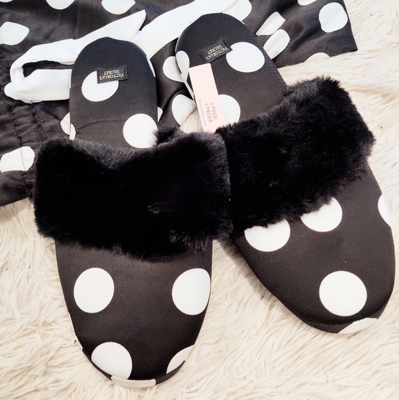Victoria's Secret Fuzzy Polkadot Slippers - Picture 2 of 3
